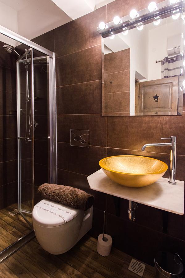 Backstage Boutique Music Themed Townhouse Inn *