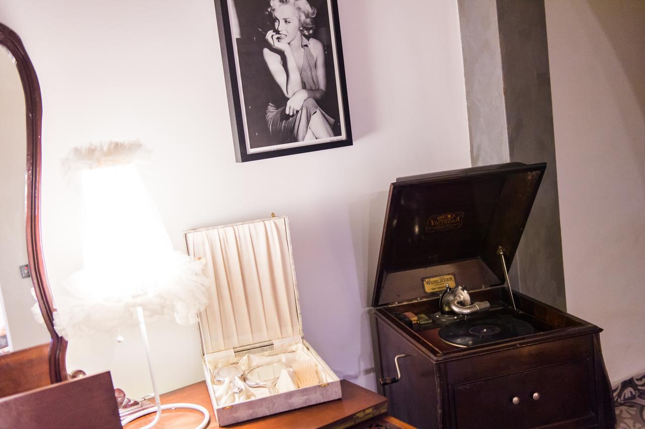Backstage Boutique Music Themed Townhouse Inn *